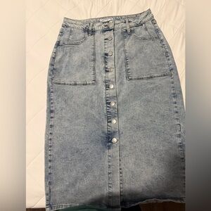 Sonoma Light Wash Denim Skirt in Faded Blue